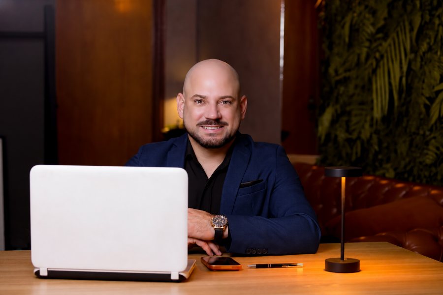 Kleber Vasconcellos no escritório
